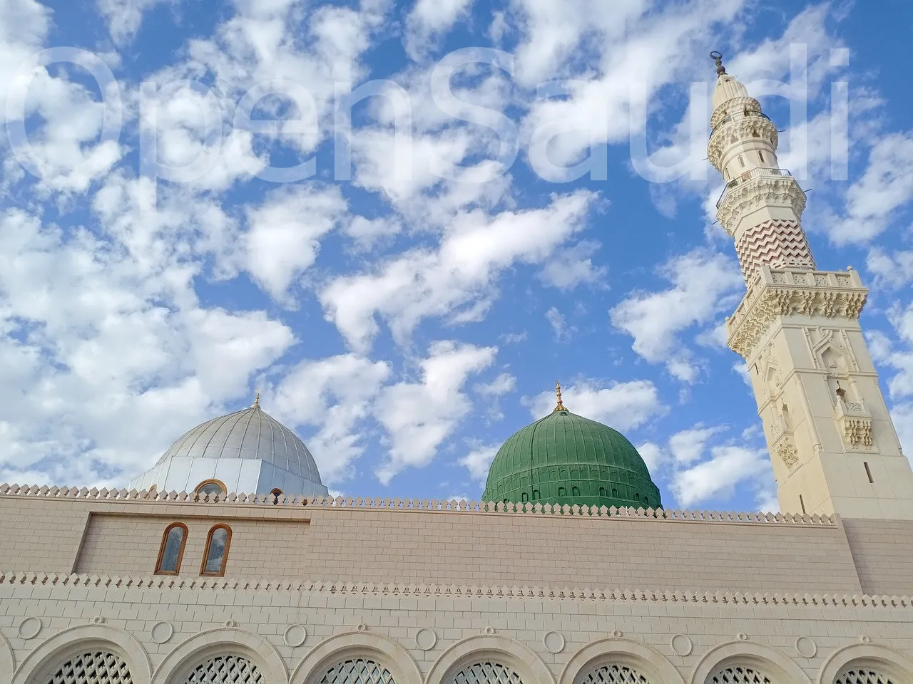 Le Masjid an-Nabawi à Médine, première étape d'une Omra organisée avec visa par OpenSaudi